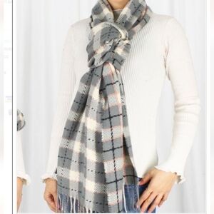 ✨️End Of Winter Sale✨️Plaid Soft Oversized Scarf - Grey (New/Unused)